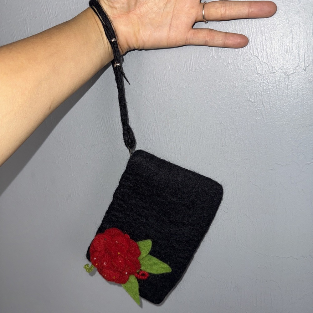 WindHorse Floral Felted Wool Wristlet Bag Black & Red 7.5"x 4.5" Nepal